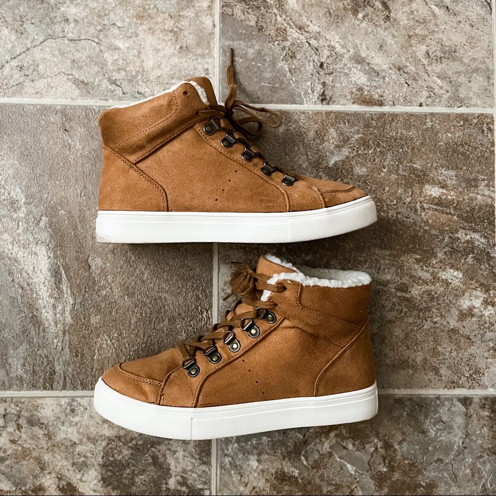 American Eagle High-Top Hiking Sneaker, 8.5, Worn One Time